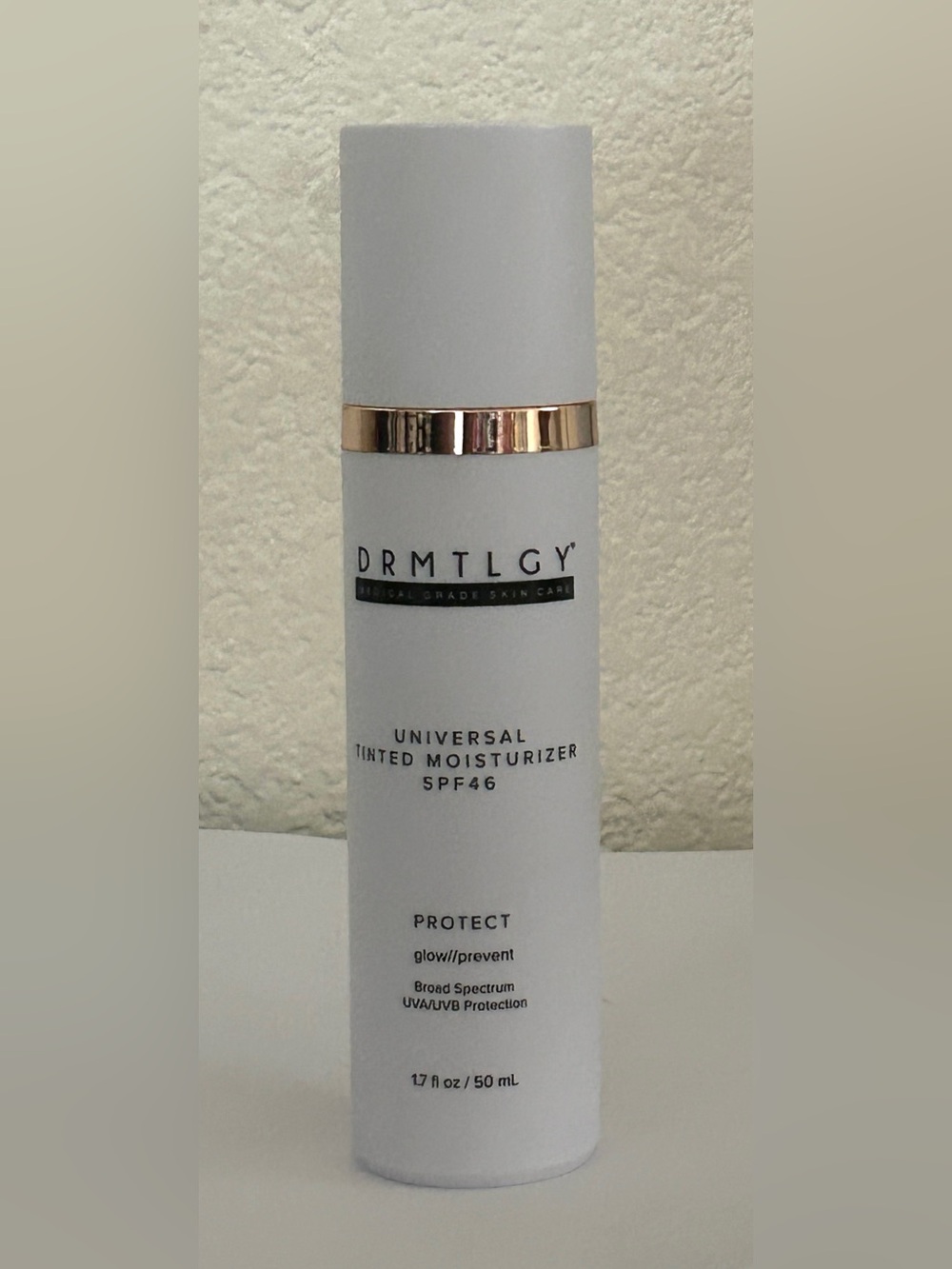 DRMTLGY Universal Tinted Moisturizer SPF 46 (1.7 oz / 50 mL) New